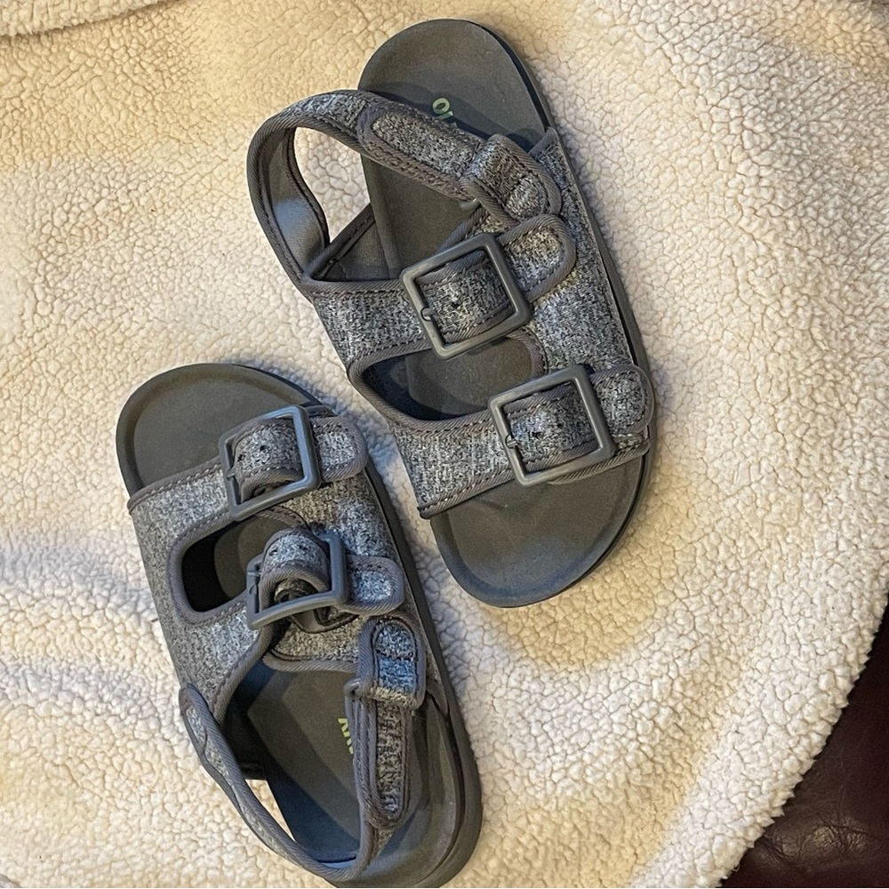 Old Navy Gray Comfort Sandals with Adjustable Straps size 10